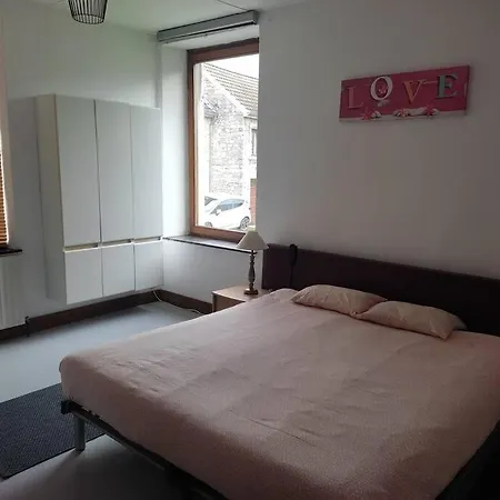 بيت للعطل Granny Cottage. *