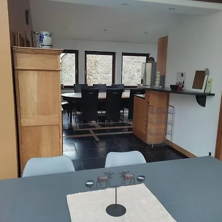 Granny Cottage. بيت للعطل Marchin